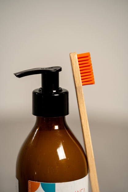 Wooden toothbrush for adults, natural bristles, plastic-free 